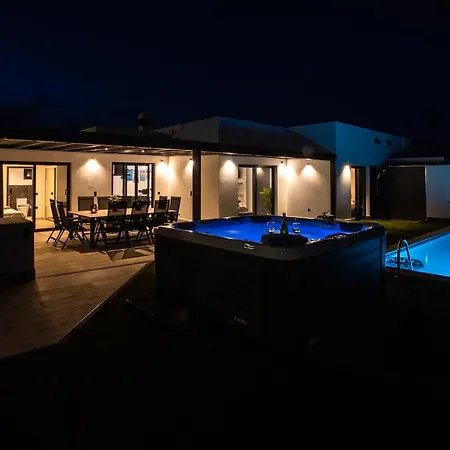 Great View - Luxury With Sea View דירה